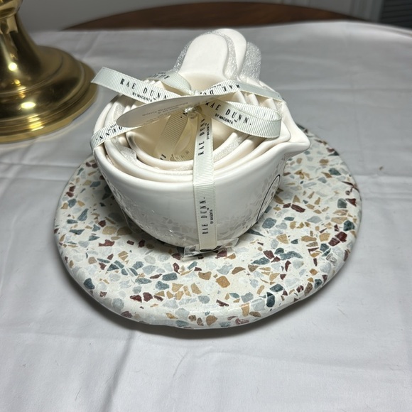 Rae Dunn measuring cups with handle - Picture 6 of 7